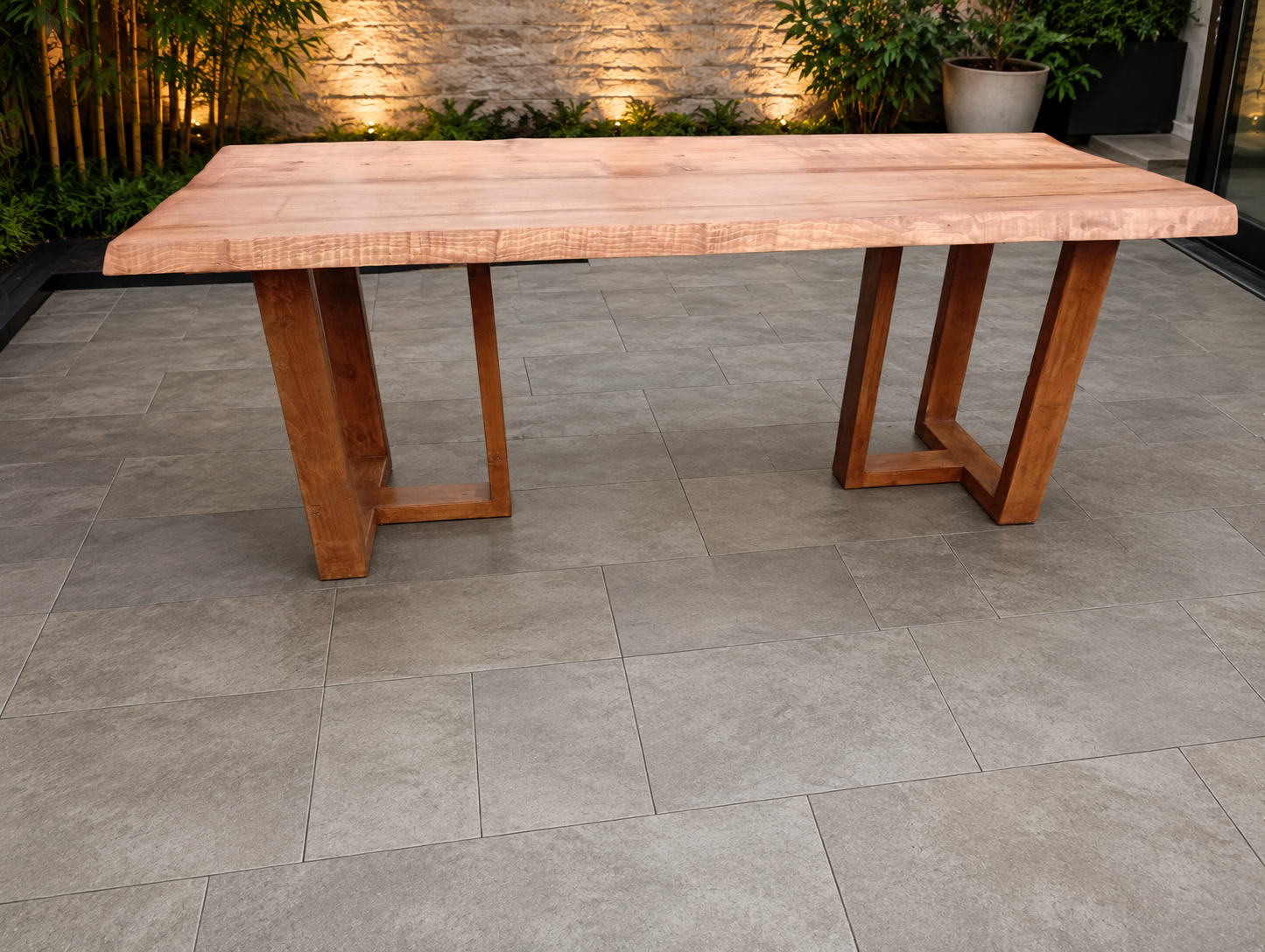 Life Edge Dinning Table