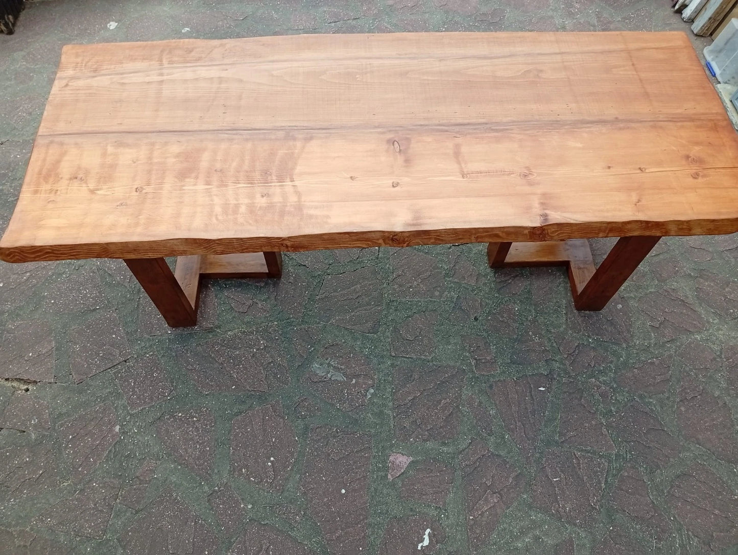 Life Edge Dinning Table