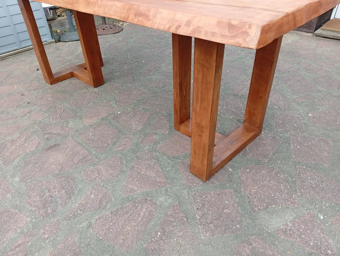 Life Edge Dinning Table